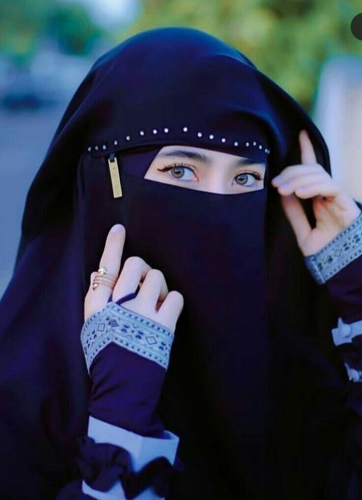 ভারতে মুসলিমদের বয়কটের ডাক ও বোরকা বিতর্ক